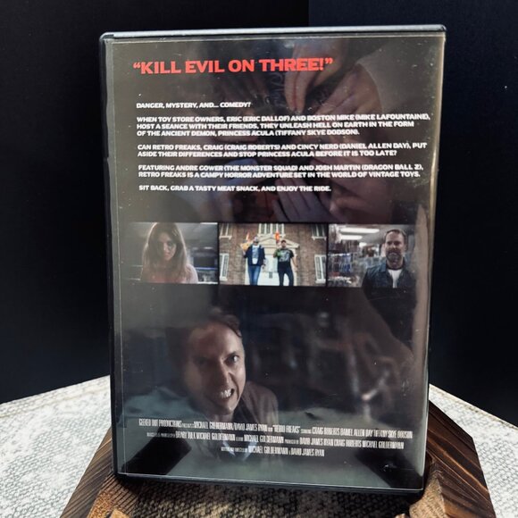 Retro Freaks- It Kills To Collect, DVD - Picture 2 of 4